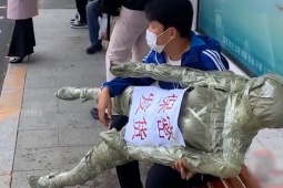 Clip hài hước - Khi con người thích làm những việc vô tri