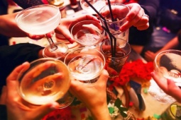 Làm đẹp - Những thực phẩm "đốt sạch" collagen trong da bạn