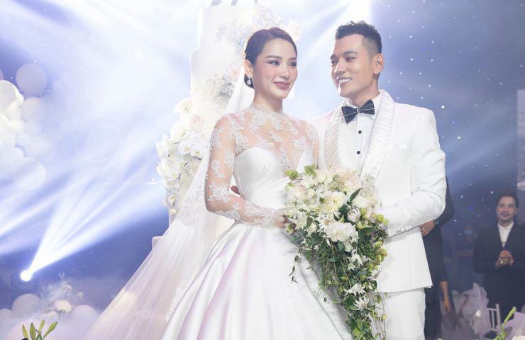 Năm 2022, Phương Trinh Jolie tổ chức đám cưới với Lý Bình. Tại hôn lễ, nữ diễn viên gây sốc khi công khai con gái 9 tuổi sau nhiều năm giấu kín. Lý Bình và gia đình chồng cô rất yêu thương con gái riêng.
