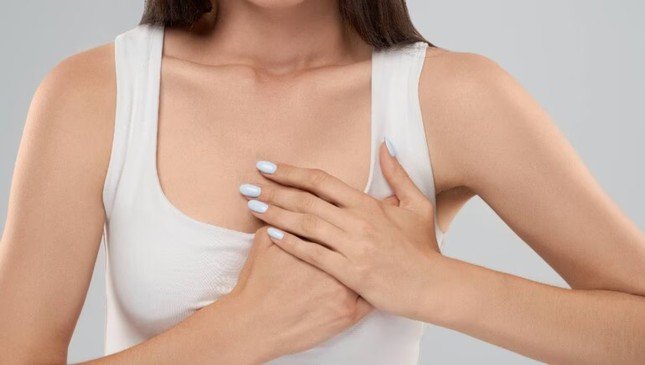 Đau ngực theo chu kỳ thường không phải là triệu chứng của ung thư vú.