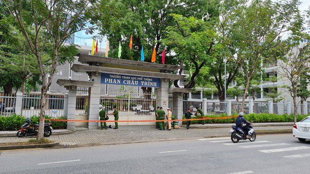 Đà Nẵng: Phong toả Trường Phan Châu Trinh do có vật thể 