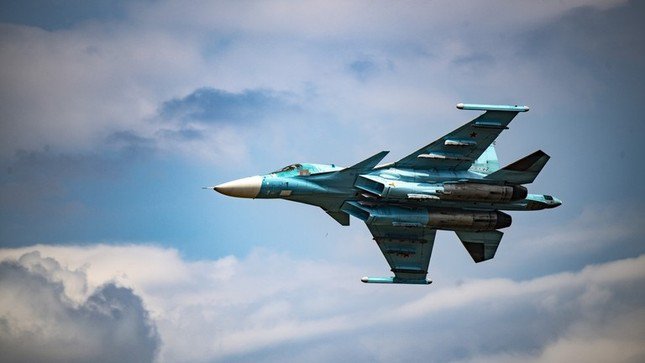 Nga dùng bom lượn phá hủy boongke của Ukraine - 1