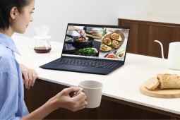 ASUS Lumina OLED khẳng định vị thế dẫn đầu trên thị trường laptop OLED