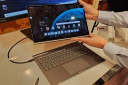 CES 2024: Lenovo gây chú ý với laptop 2 trong 1 “chẳng giống ai“