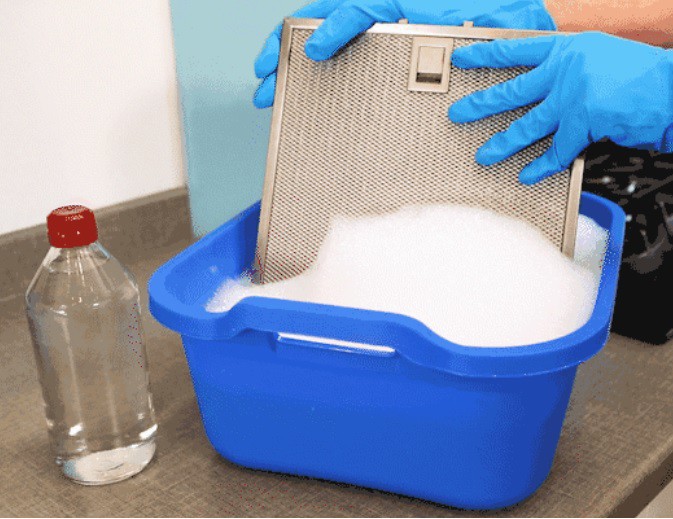 Máy hút mùi lười vệ sinh dễ thành ổ vi khuẩn, áp dụng cách này sạch như mới - 3