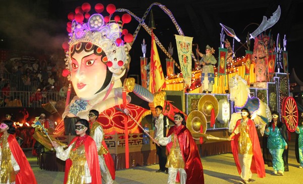 Lễ hội sôi động nhất vào dịp Tết Nguyên Đán ở Singapore, du khách ùn ùn kéo tới - 9