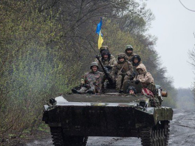 Lực lượng Ukraine rút khỏi một số vị trí tiền tuyến ở Donetsk?