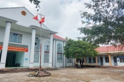 Tin tức trong ngày - Lý do trụ sở UBND xã vắng như "chùa bà Đanh" trong giờ hành chính