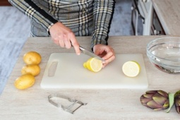 Đàn ông - Vì sao chàng nên nói không với thớt nhựa?