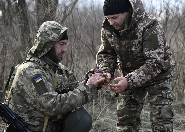 Điều Nga không ngừng cải thiện khiến công binh Ukraine e sợ, sơ sẩy là mất mạng - 2