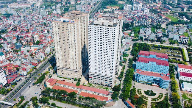 Dự án Tổ hợp nhà ở xã hội và dịch vụ thương mại AZ Thăng Long tại xã Kim Chung (huyện Hoài Đức, Hà Nội) chậm tiến độ, vỡ cam kết bàn giao nhà.