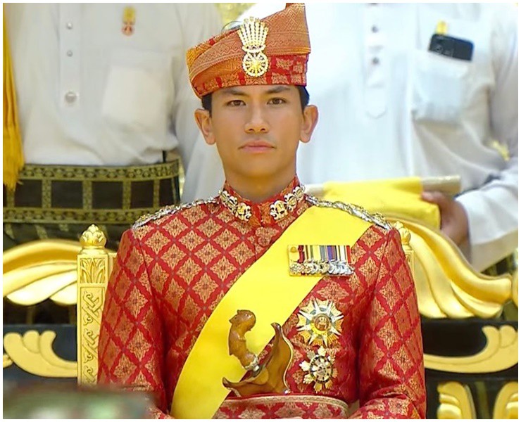 Hoàng tử Brunei xuất hiện bảnh bao trong ngày trọng đại của mình.