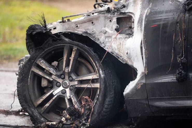Xe Volvo XC60 Recharge bị cháy trơ khung vì lý do gì? - 3
