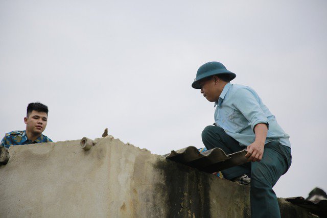 Vụ máy bay rơi ở Quảng Nam: Sư đoàn 372 sửa nhà cho dân - 14