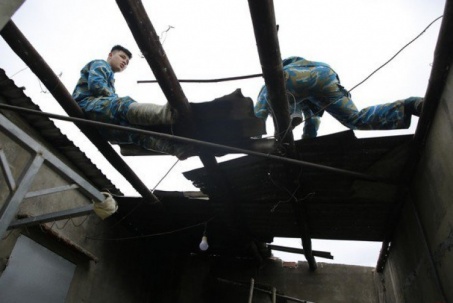 Tin tức 24h qua: Sư đoàn 372 sửa nhà cho dân sau vụ máy bay Su 22 rơi