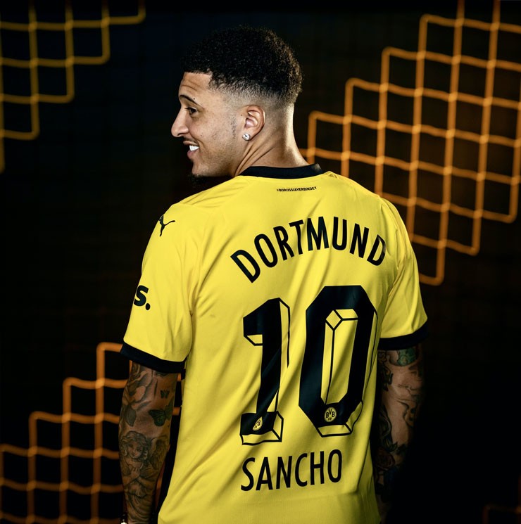 Nụ cười rạng rỡ&nbsp;của Sancho trong ngày trở lại Dortmund