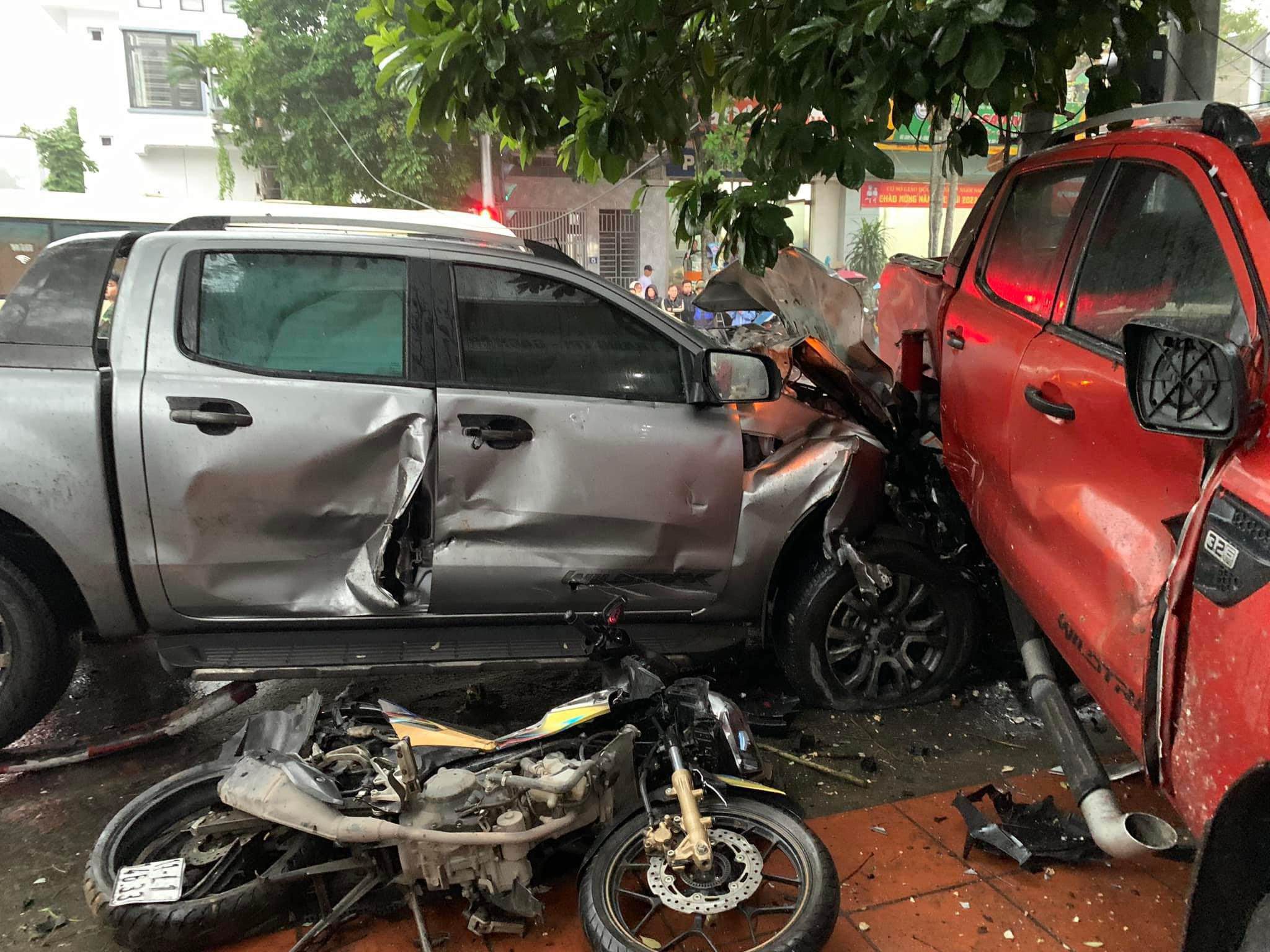 Quảng Ninh: Ô tô tông 2 xe máy, 3 người chết - 1