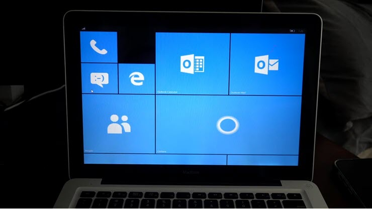 Hình ảnh Windows Phone chạy trên máy MacBook.
