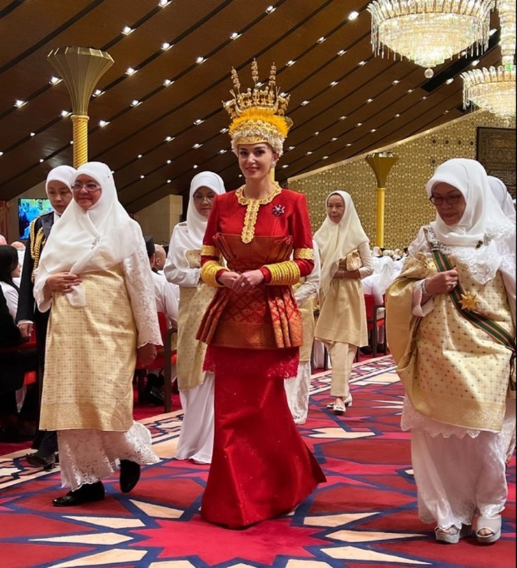 Cô dâu của Hoàng tử Brunei lộng lẫy trong lễ cưới - 5