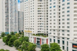 Kinh doanh - Chung cư tăng giá chóng mặt, vợ chồng trẻ “bất lực” tìm căn hộ giá dưới 25 triệu/m2