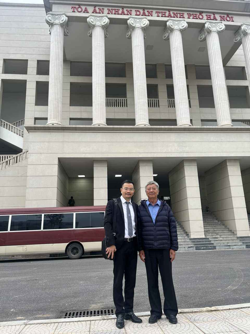 Ông Nguyễn Thành Danh (bên phải) và luật sư Nguyễn Thành Công (đoàn luật sư TP Hồ Chí Minh): Ảnh luật sư cung cấp.