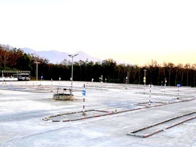 Tin tức trong ngày - Kỷ luật chủ tịch xã cho thuê đất nông nghiệp làm cơ sở đào tạo lái xe