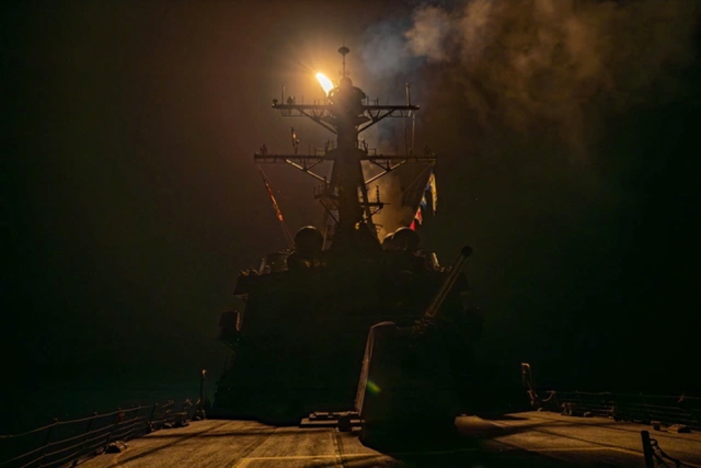 Biển Đỏ nóng bỏng, đội tàu chiến của EU sắp “hành động cứng rắn” với Houthi? - 1