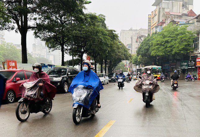 Miền Bắc tiếp tục mưa nhỏ, nồm ẩm trong hôm nay.