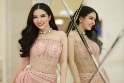 Thời trang - Nữ MC có đường cong bốc lửa diện váy "kích thích thị giác" cực mạnh