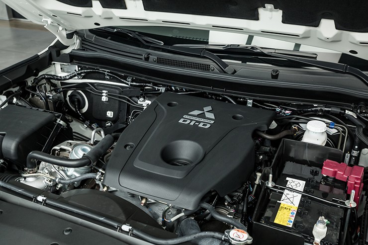 Giá xe Mitsubishi Pajero Sport lăn bánh tháng 1/2024, ưu đãi 50% LPTB - 12