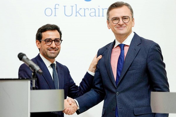 Ukraine tiếp tục nhận được sự ủng hộ từ các nước phương Tây - 1