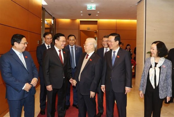 Tổng Bí thư Nguyễn Phú Trọng với các đồng chí lãnh đạo Đảng, Nhà nước tham dự Kỳ họp bất thường thứ 5, sáng 15/1 (Ảnh: Trí Dũng).