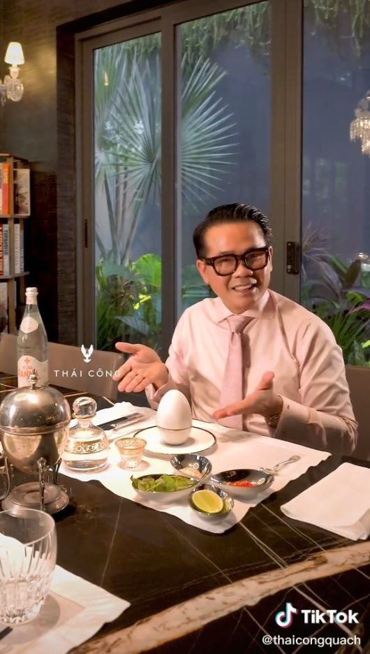 NTK Thái Công ăn trứng vịt lộn bằng 'bộ đồ nghề' 50 triệu đồng, có gì khác biệt? - 2