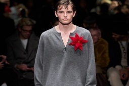 Thời trang - Phim kinh dị kinh điển "Mắt nhắm hờ" trở thành cảm hứng thời trang