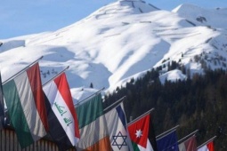 5 tỉ phú bỏ túi gần 900 tỉ USD, 5 tỉ người nghèo đi