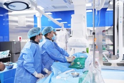 Sức khỏe đời sống - Cấp cứu thành công ca lóc tách động mạch vành nhờ kỹ thuật siêu âm trong lòng mạch