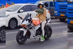 "Kiếp nạn" của những cô nàng chân ngắn