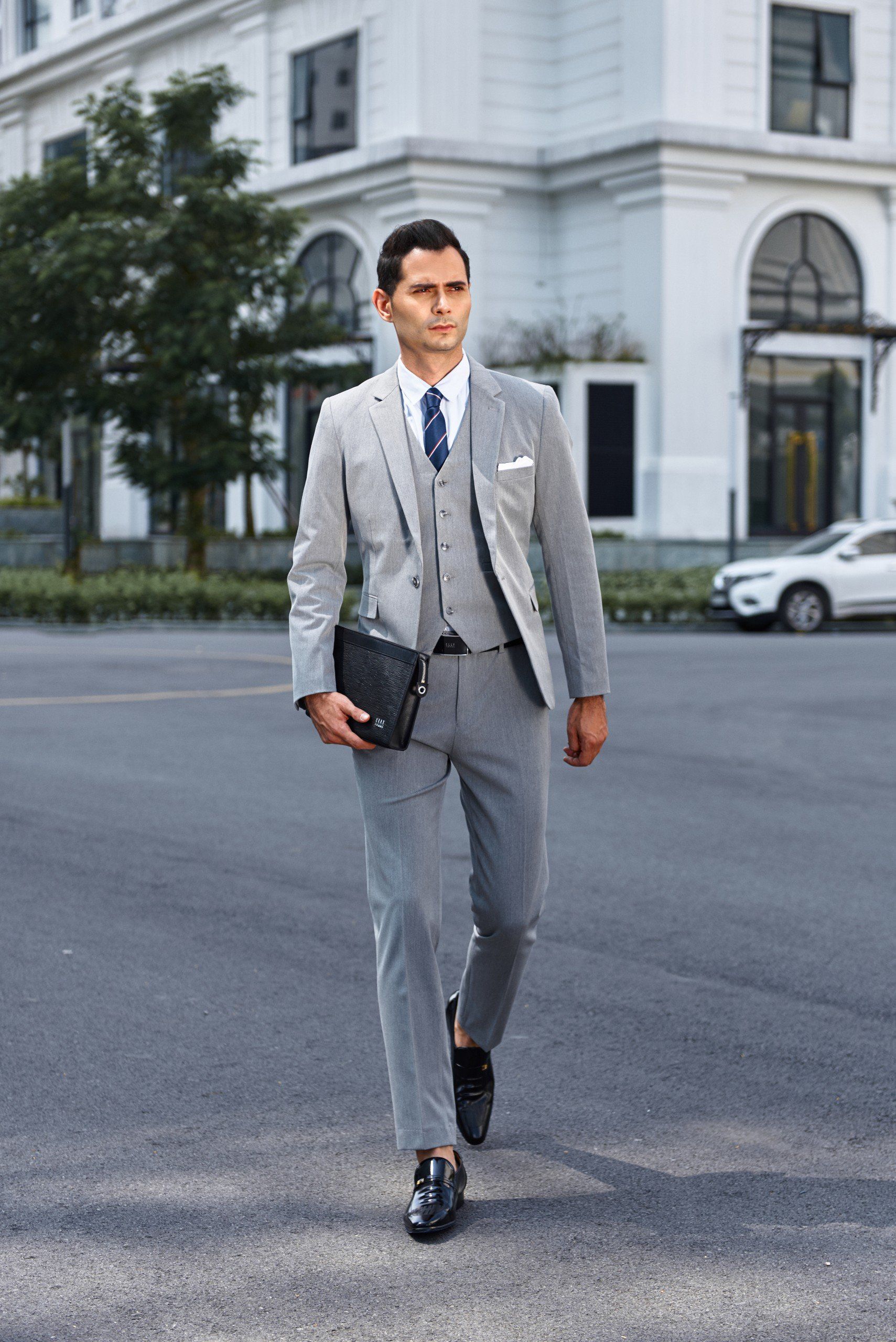 ELLY - Top 10 thương hiệu nổi tiếng Việt Nam 2023 - 5