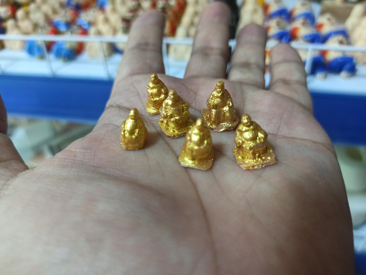 “Nghệ nhân” trẻ 8x và những món đồ thủ công mini làm từ đất sét - 7