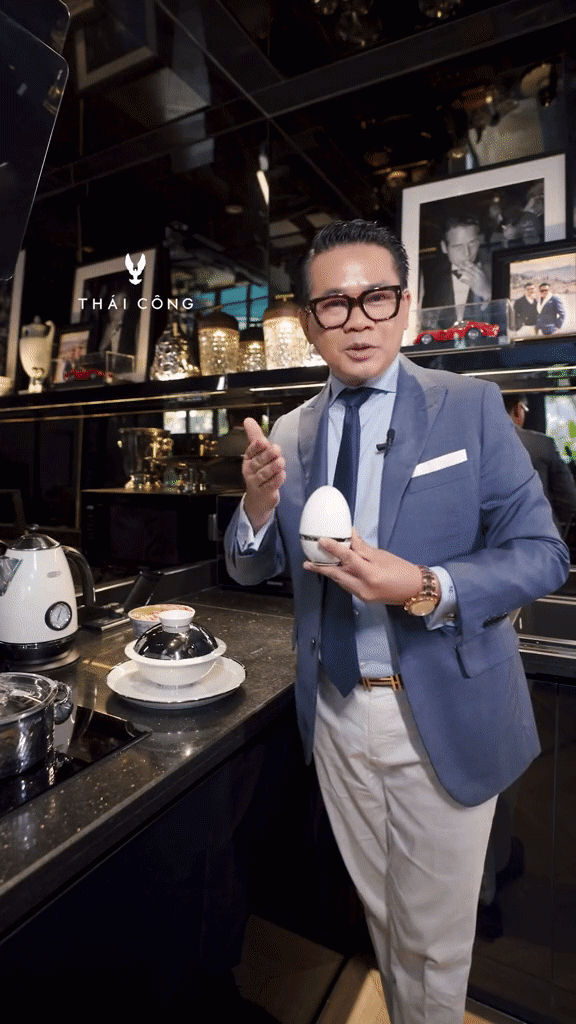 NTK Thái Công ăn trứng vịt lộn bằng 'bộ đồ nghề' 50 triệu đồng, có gì khác biệt? - 5