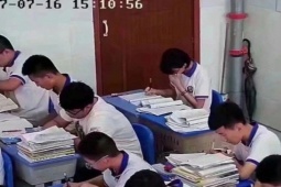 Bạn trẻ - Cuộc sống - "Lò đào tạo học bá" độc lạ: Khắt khe đến mức có camera giám sát từng cử chỉ, quay bút cũng bị “bêu” tên trước toàn trường