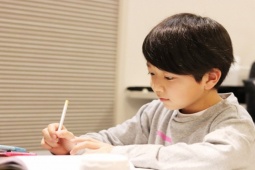 Giáo dục - du học - Học sinh tiểu học làm 3 việc này sau giờ học, hiệu quả gấp đôi học thêm