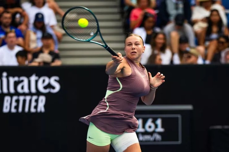 Anisimova giành chiến thắng đầu tiên sau 8 tháng rời xa sân đấu