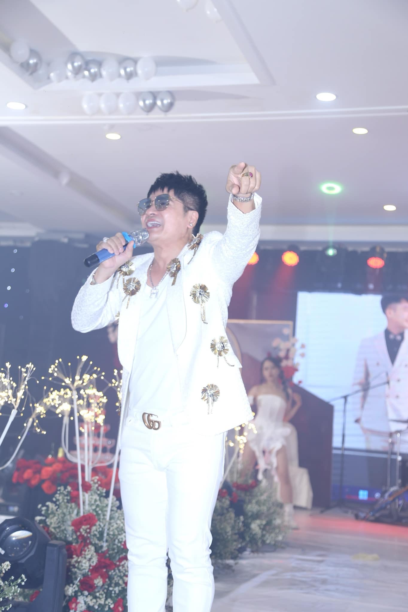 “Vua nhạc sàn” hé lộ cát-xê đi hát ngày Tết, thừa nhận "đau đầu" vì vợ kém 20 tuổi
