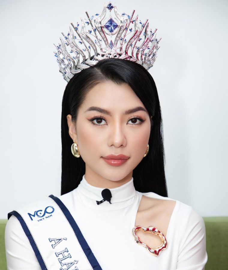 Top 2 Hoa hậu Hoàn vũ Việt Nam 2023 khóc khi kể quá khứ: Nhà xập xệ, dột nát, không có cơm ăn - 6