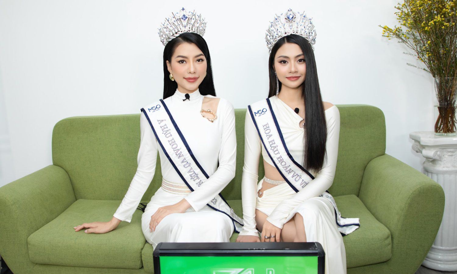Top 2 Hoa hậu Hoàn vũ Việt Nam 2023 khóc khi kể quá khứ: Nhà xập xệ, dột nát, không có cơm ăn - 7