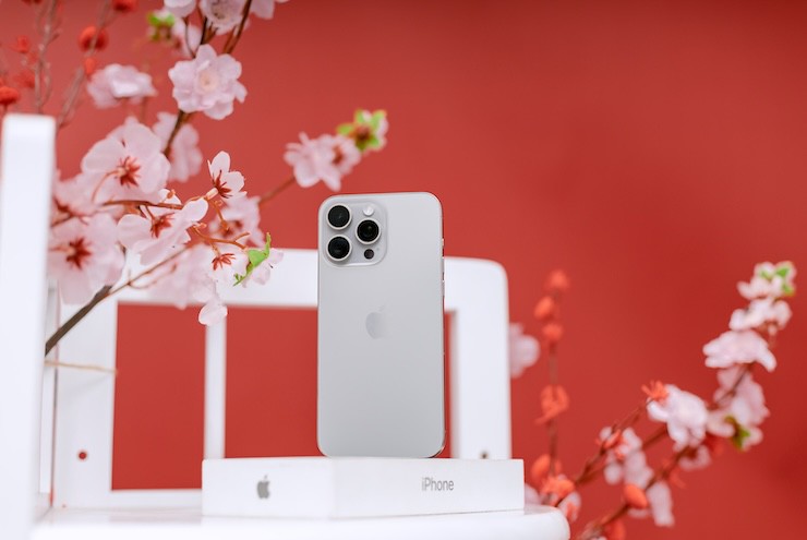 iPhone 15 Pro Max 256GB đang có giá ưu đãi 32,39 triệu đồng.