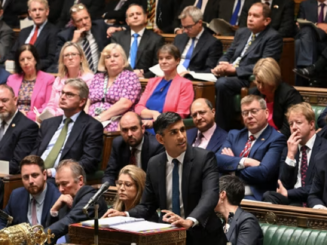 Thế giới - Số nghị sĩ ‘nổi loạn’ đạt mốc kỉ lục, Thủ tướng Anh đối diện áp lực cực lớn
