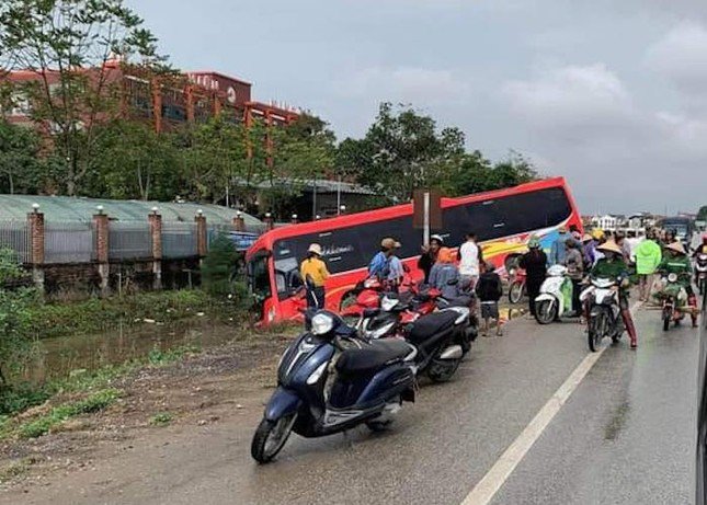 Nguyên nhân vụ tai nạn đang được điều tra làm rõ.