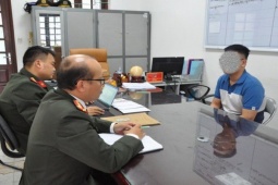 Pháp luật - Bắt kẻ rao thông tin "gái gọi" để lừa đảo